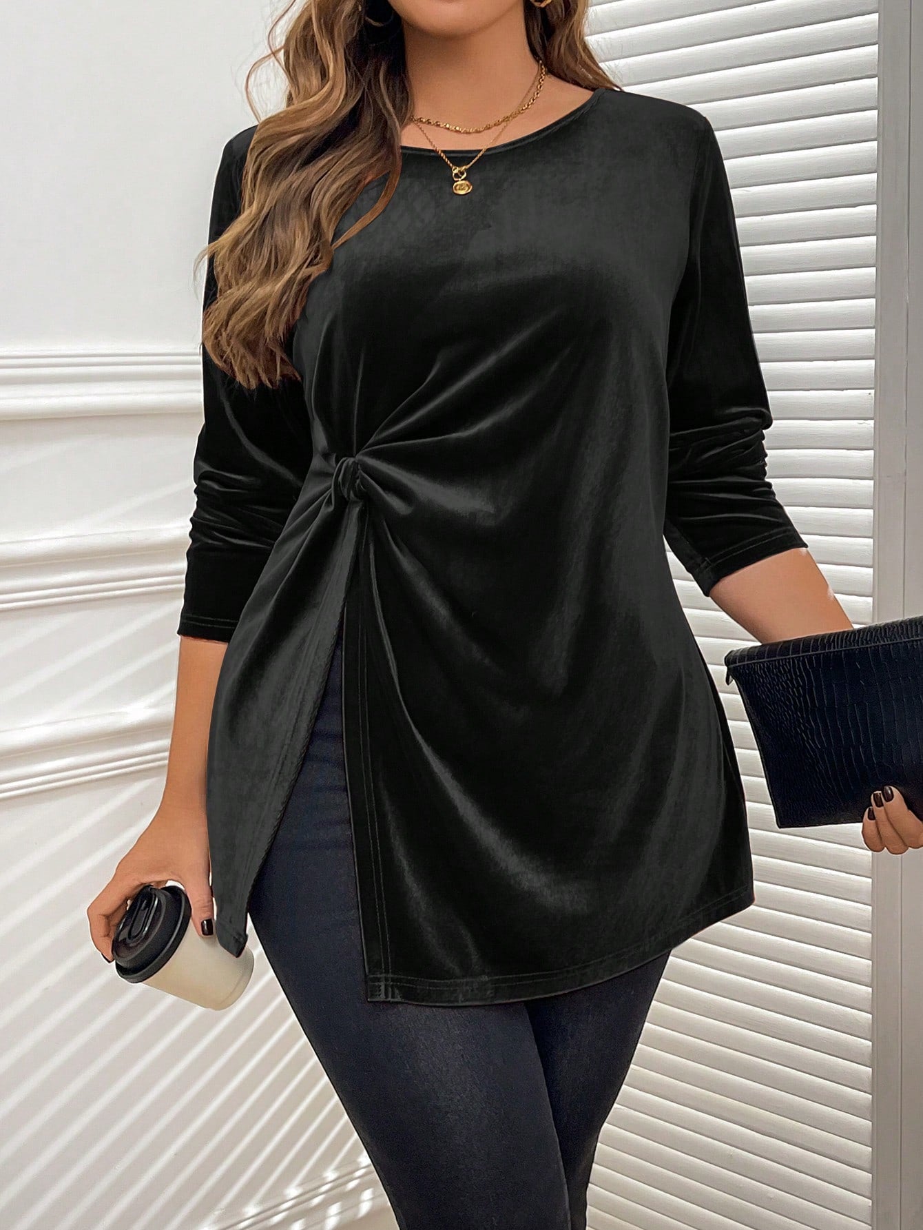 تي شيرت أنيق بأكمام طويلة، تصميم ملتوي، رقبة طاقم، لون أحادي، مقاس كبير