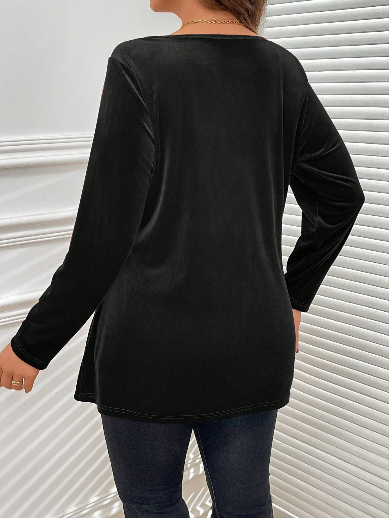تي شيرت أنيق بأكمام طويلة، تصميم ملتوي، رقبة طاقم، لون أحادي، مقاس كبير