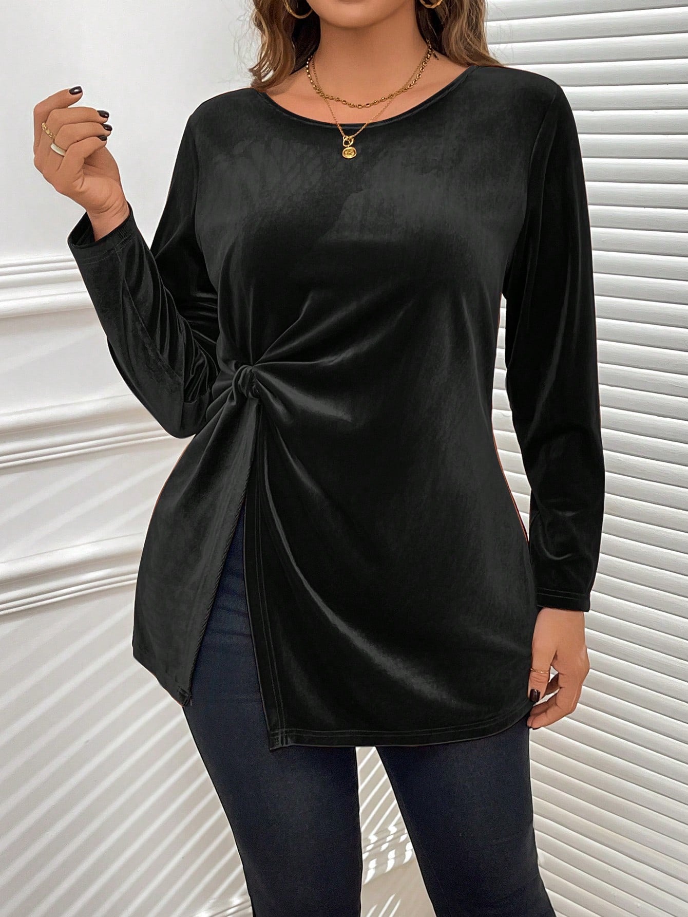 تي شيرت أنيق بأكمام طويلة، تصميم ملتوي، رقبة طاقم، لون أحادي، مقاس كبير