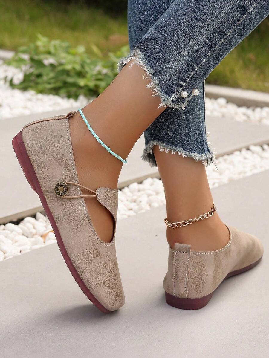 حذاء نسائي عصري مريح