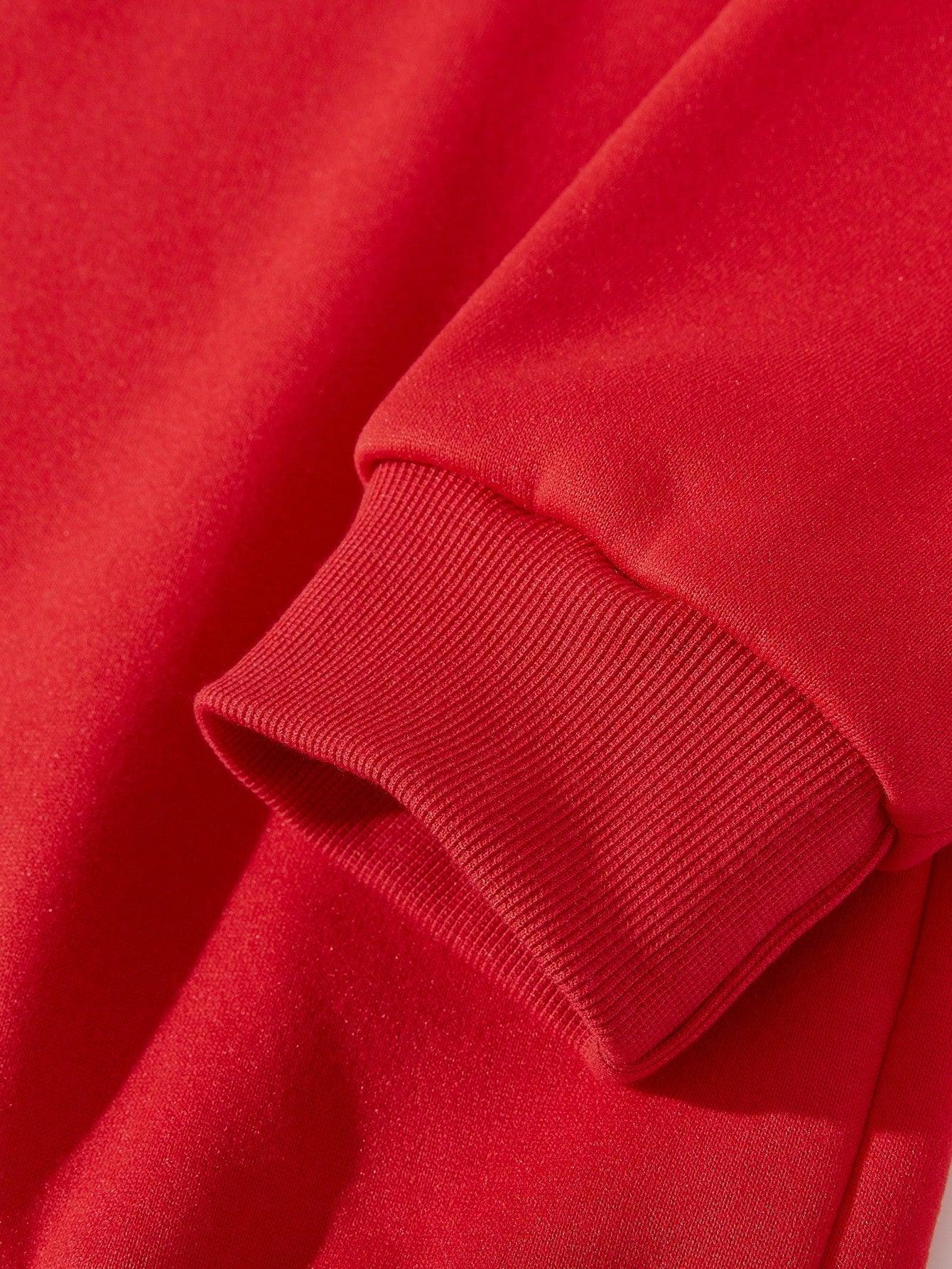 البلوزة القطيفة ذات الرقبة الطاقم بطباعة صورة الغزال والأشكال الاحتفالية