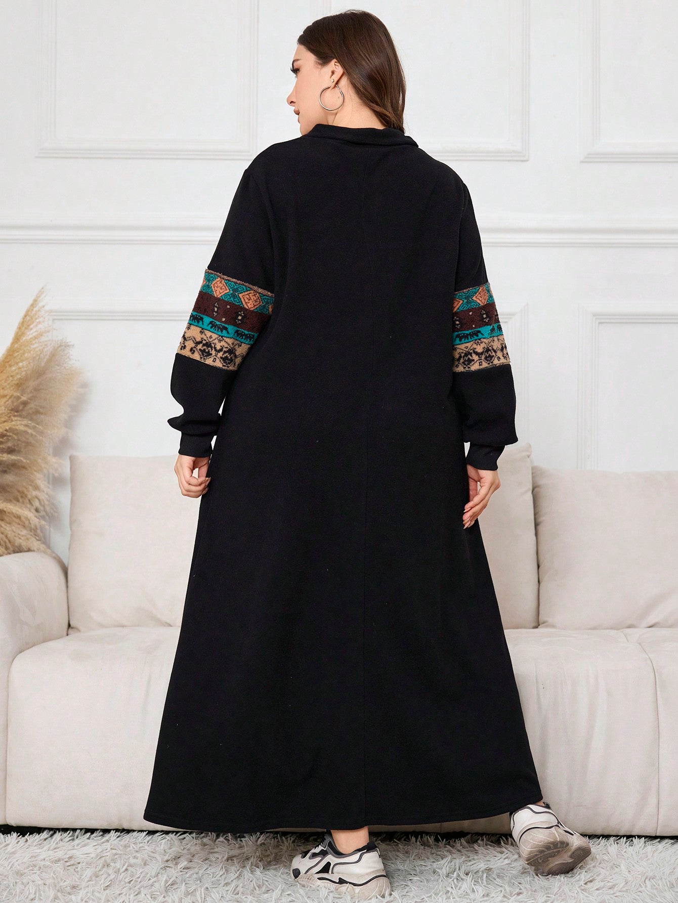 هودي كاجوال طويل بطبعة هندسية مقاس كبير، بأكمام طويلة