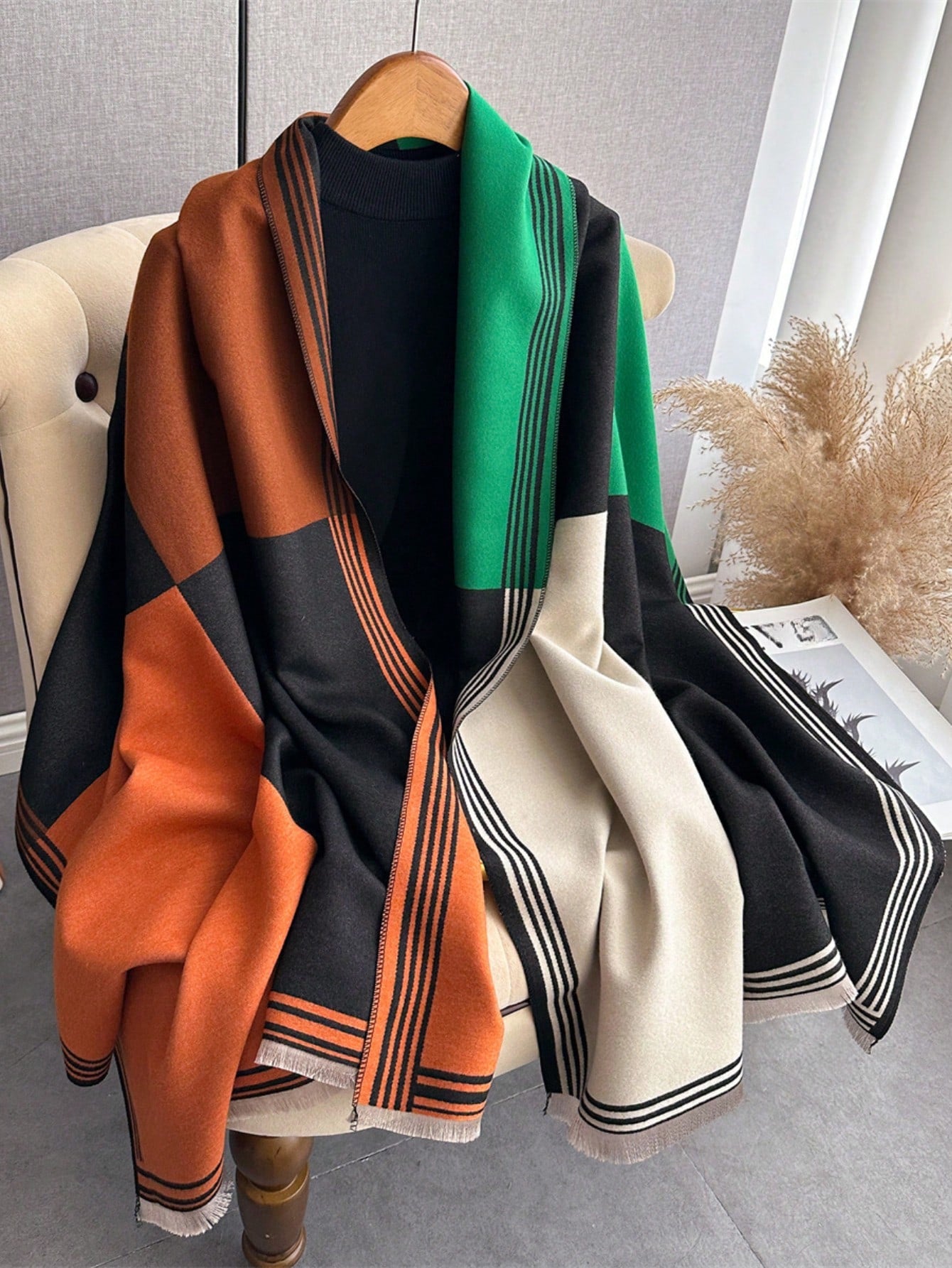 أوشحة نسائية