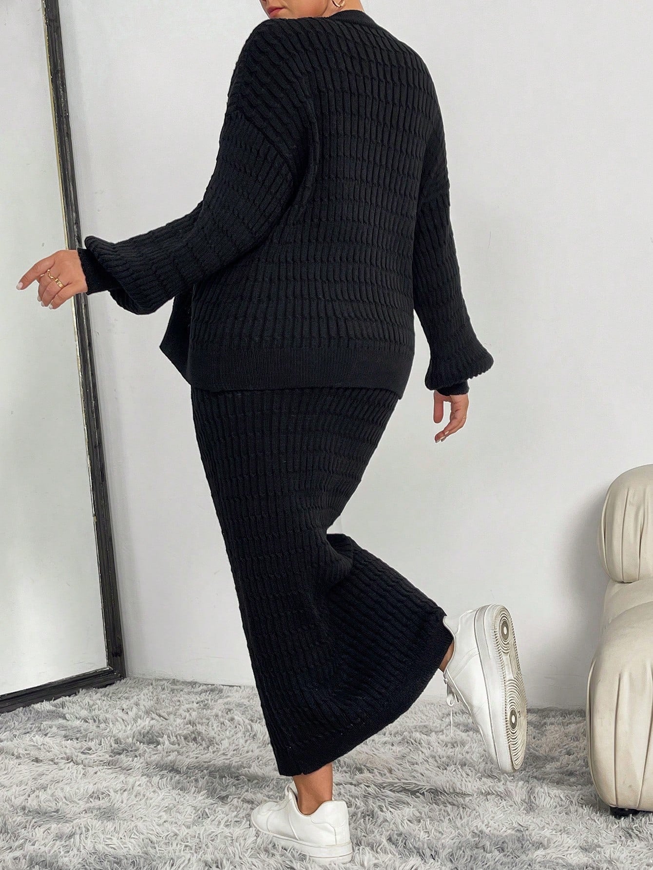 مجموعة كارديجان وتنورة فضفاضة ذات كتف منخفض بلون أحادي