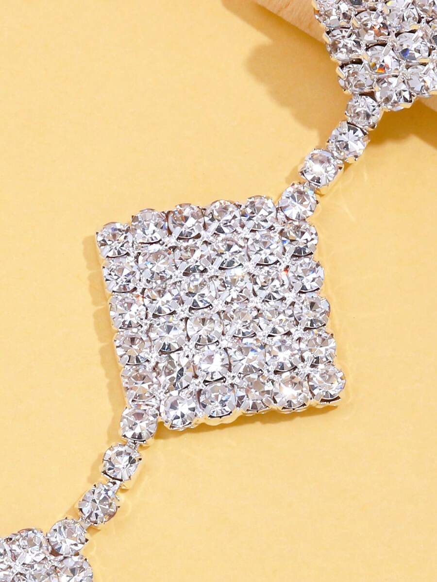 قطعة سلسلة معدنية على شكل الهندسة بتفصيلات من الرينستون للنساء