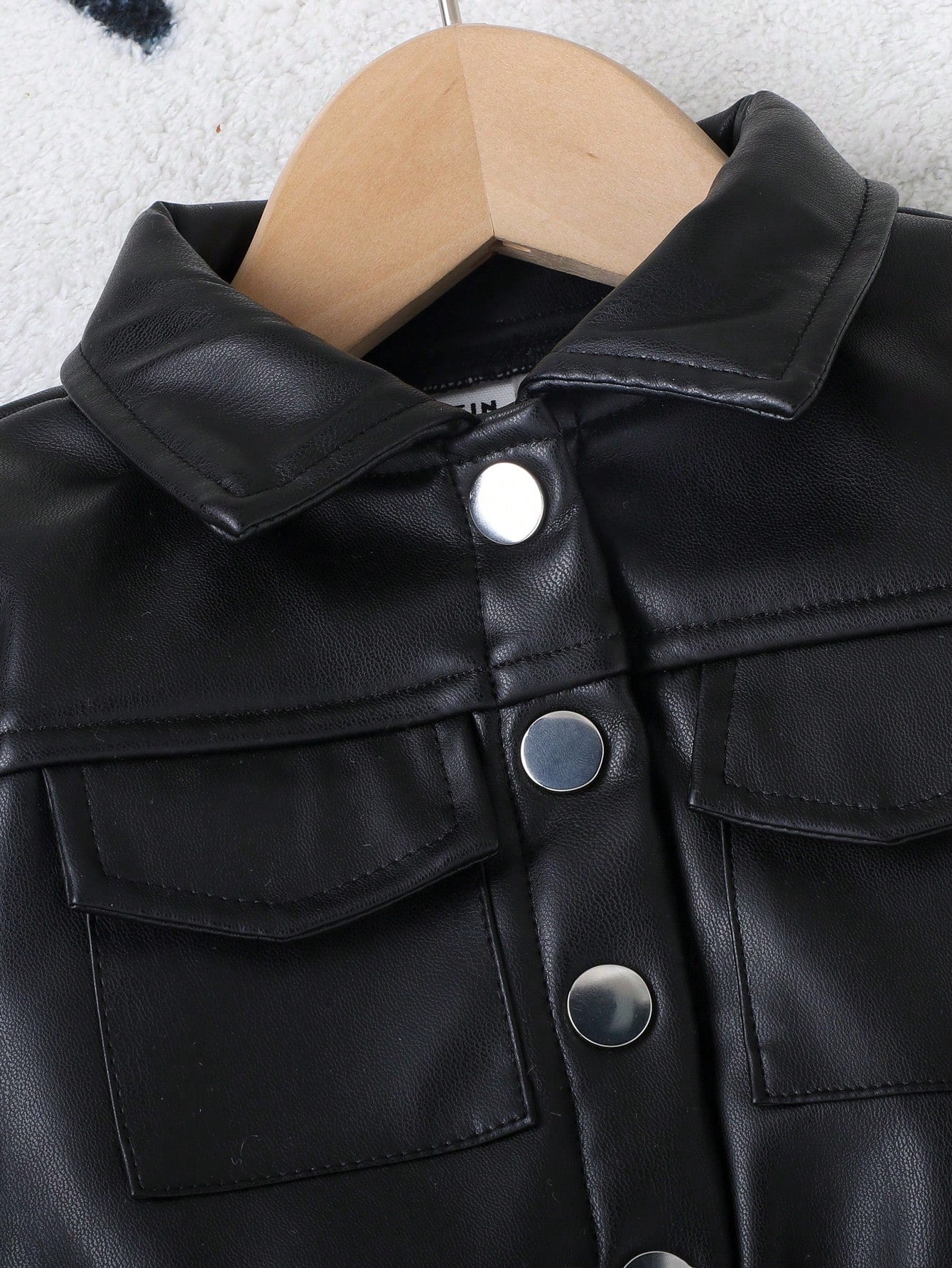 أطقم للأطفال البنات