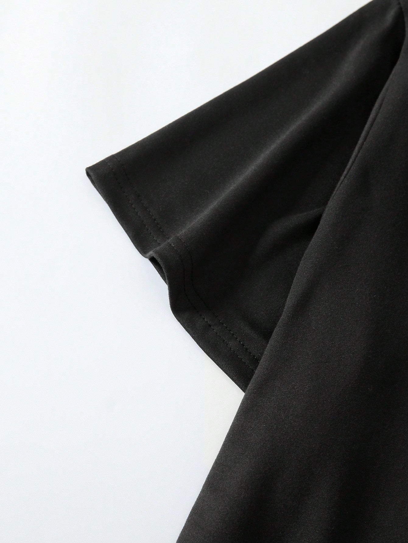 تي شيرت نسائية