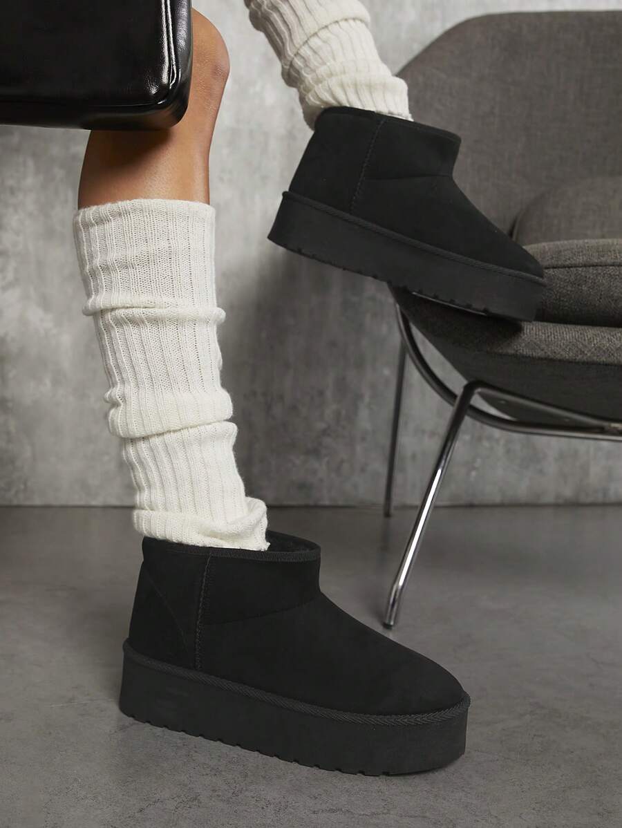 أحذية شتوية نسائية