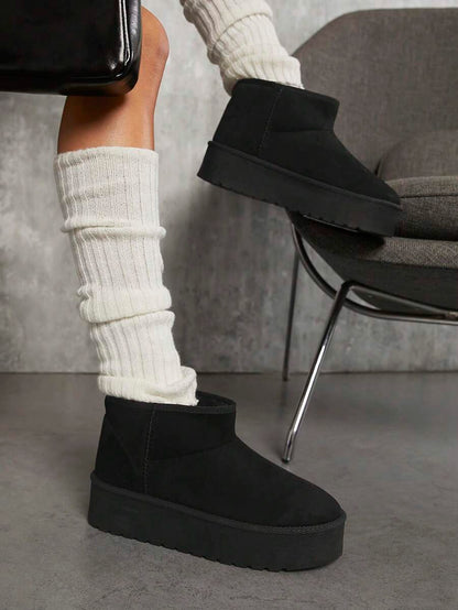 أحذية شتوية نسائية