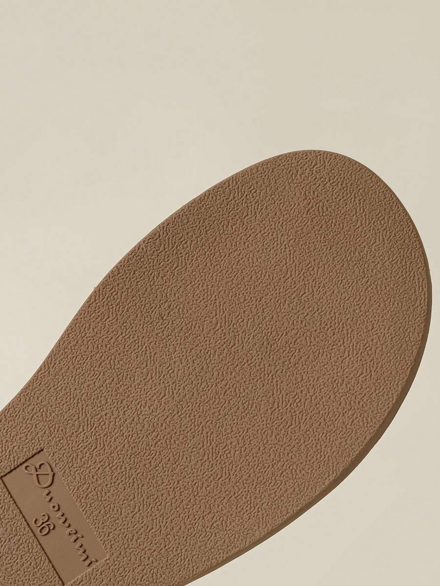 صنادل صيفية جديدة بنعل سميك