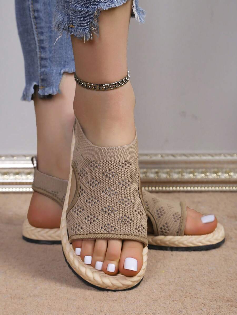 صنادل نسائي