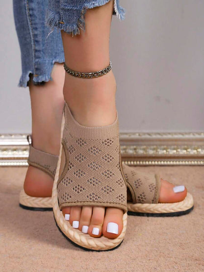 صنادل نسائي