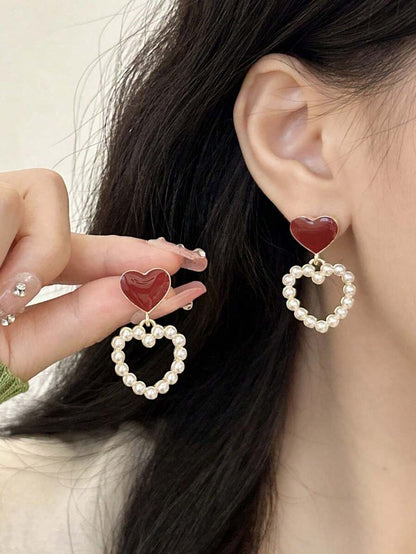 طقم أقراط مزينة بأزهار ذات تصميم مميز على شكل قلب وخرز اللؤلؤ الاصطناعي بطراز قديم بسيط