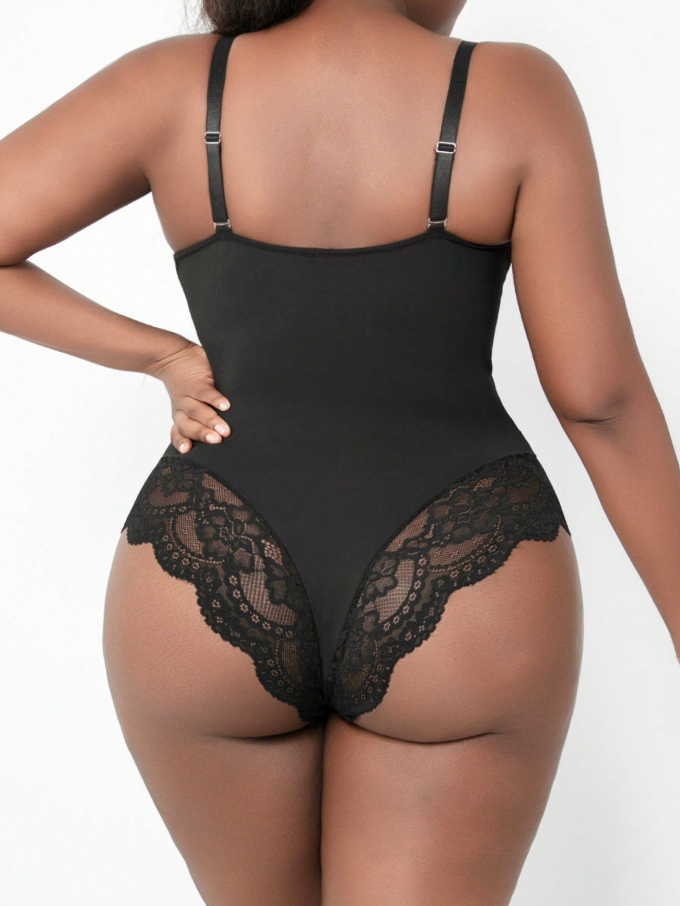 ملابس داخلية & مشد خصر مقاس كبير