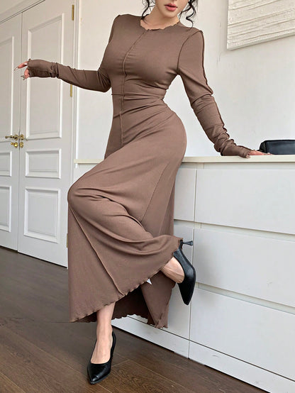 فستان أنيق بياقة طاقم، أكمام طويلة، بتصميم ذو لون عادي واخدود دائري