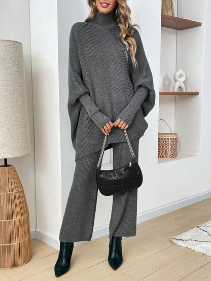 طقم كنزة صوفية واسعة بياقة رقبة صغيرة وبنطال قطعتين للنساء