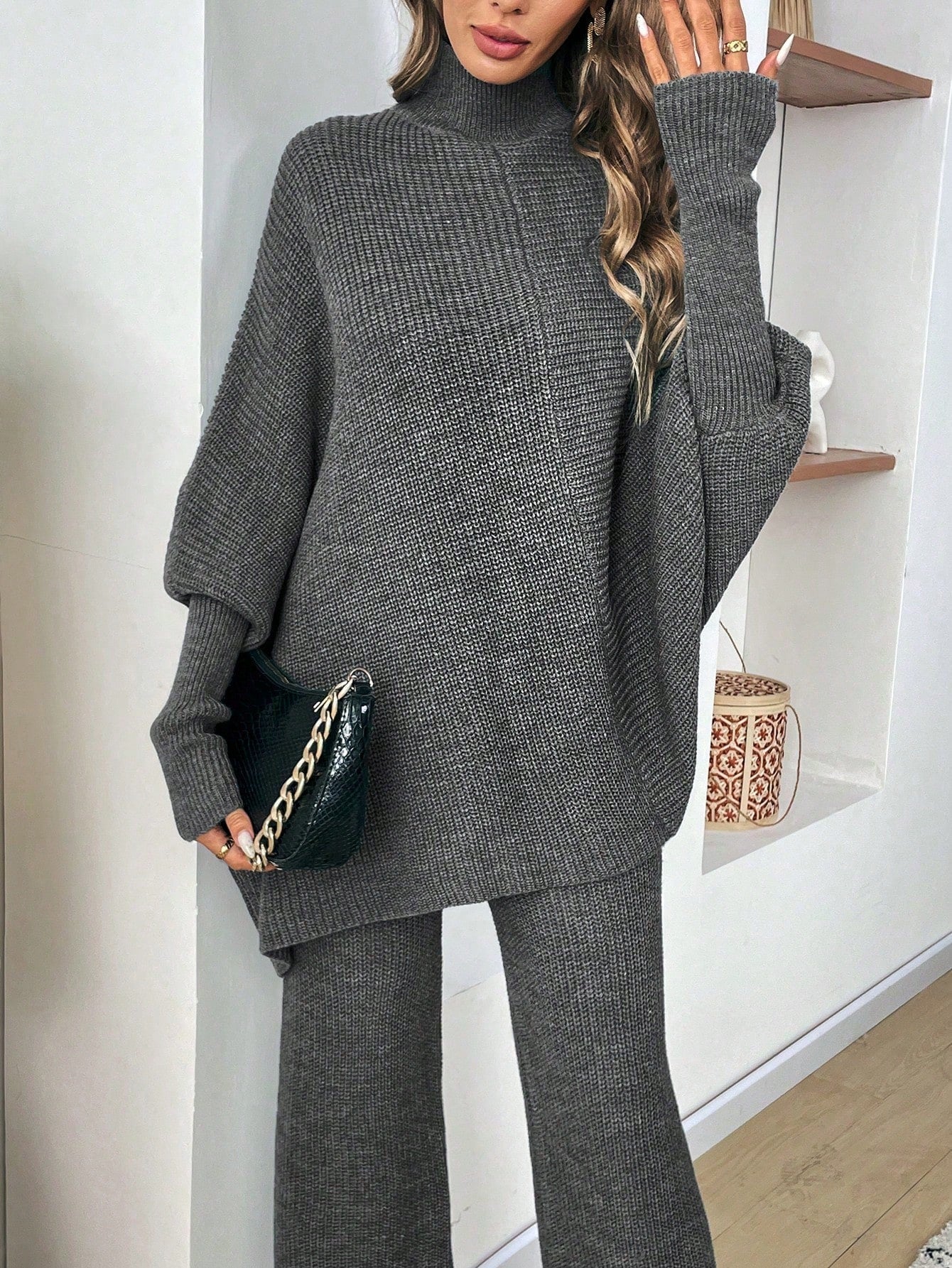 طقم كنزة صوفية واسعة بياقة رقبة صغيرة وبنطال قطعتين للنساء