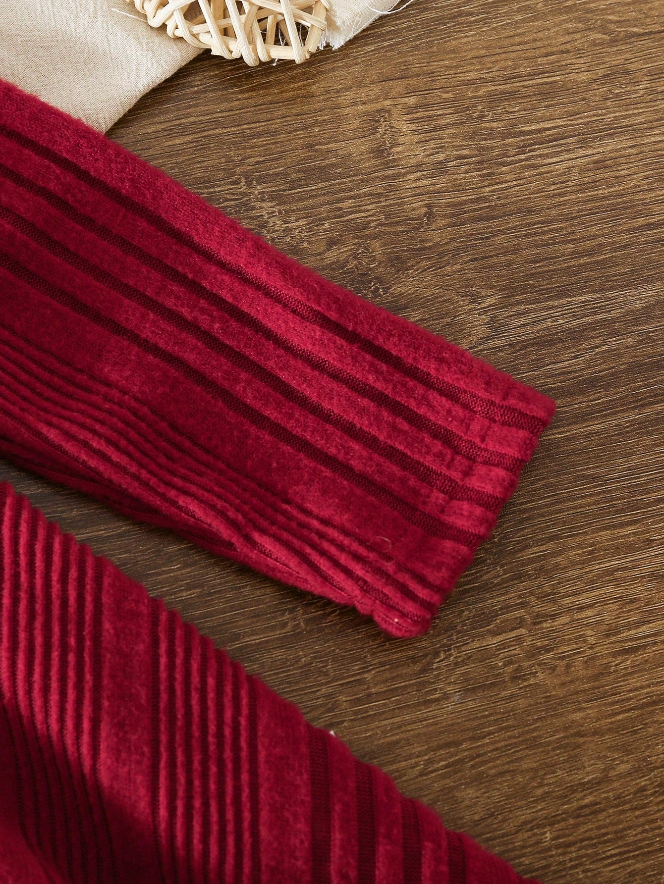 فستان بنوتي طويل الأكمام بطيات منتفخ