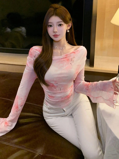 بلوزة طويلة الأكمام مطبوعة بطبعة زهرية