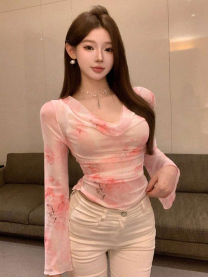 بلوزة طويلة الأكمام مطبوعة بطبعة زهرية