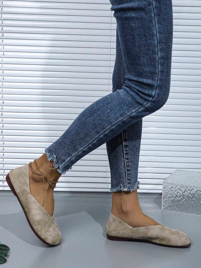 حذاء نسائي عصري مريح