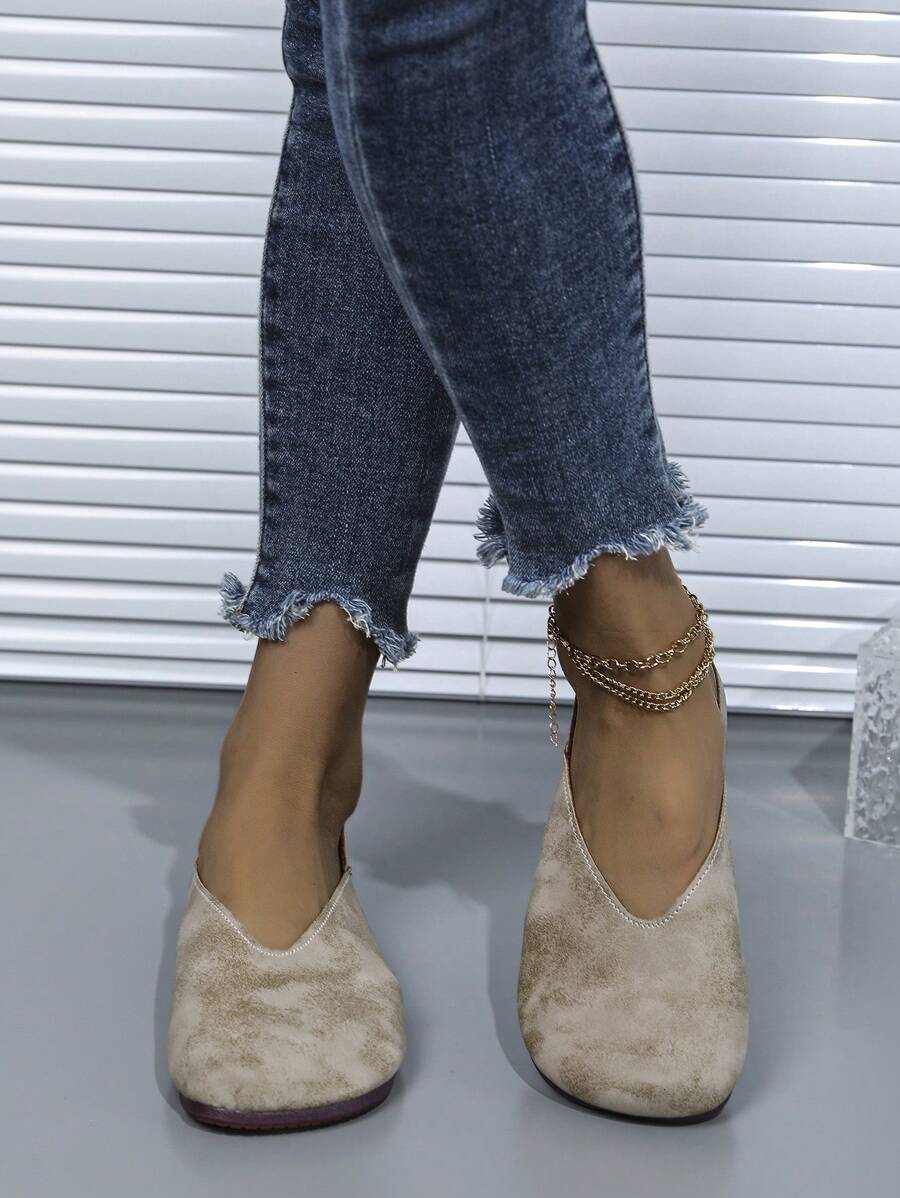 حذاء نسائي عصري مريح