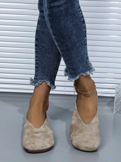 حذاء نسائي عصري مريح