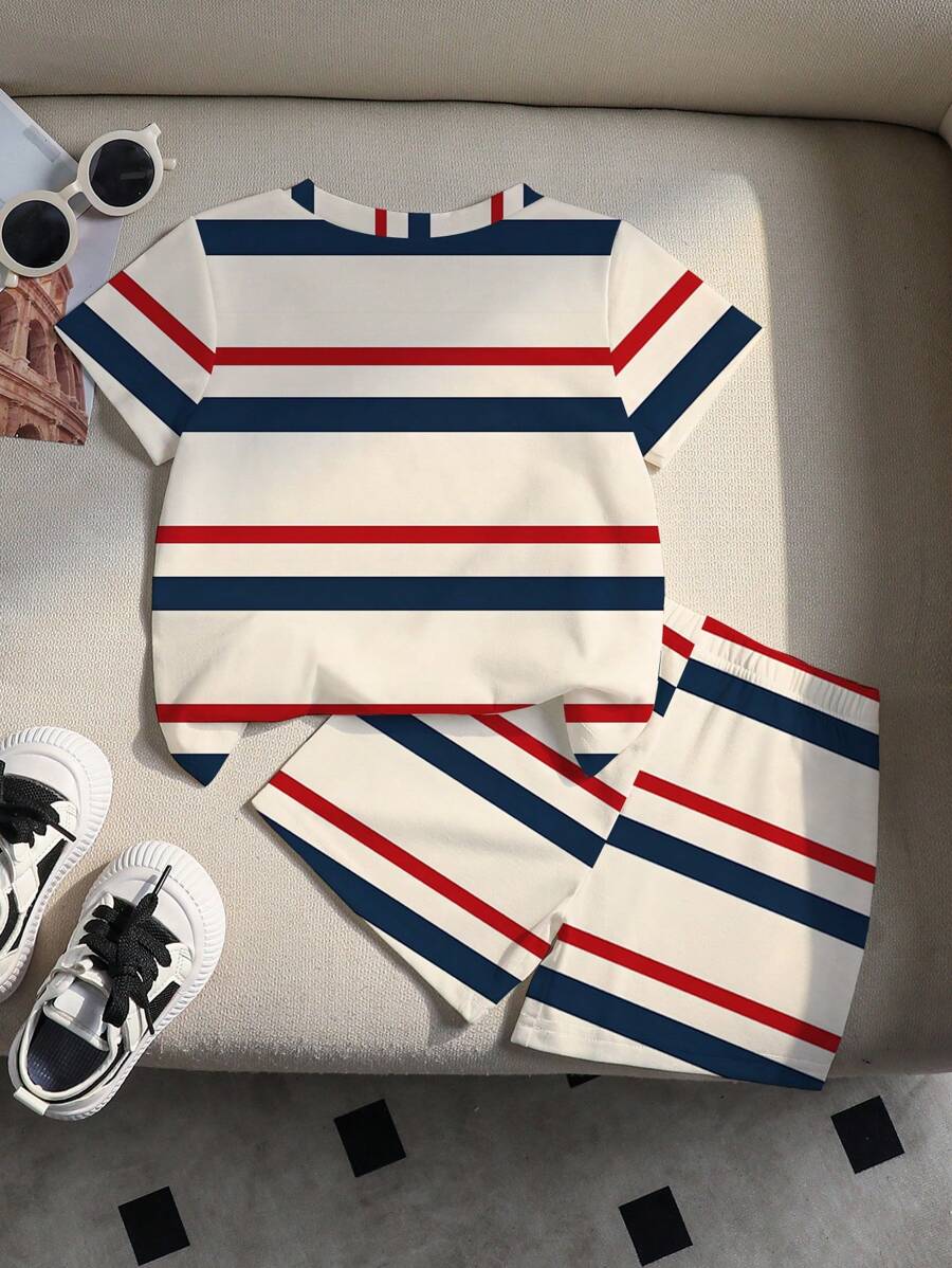 طقم قصير الأكمام مكون من تيشرت وشورت كاجوال