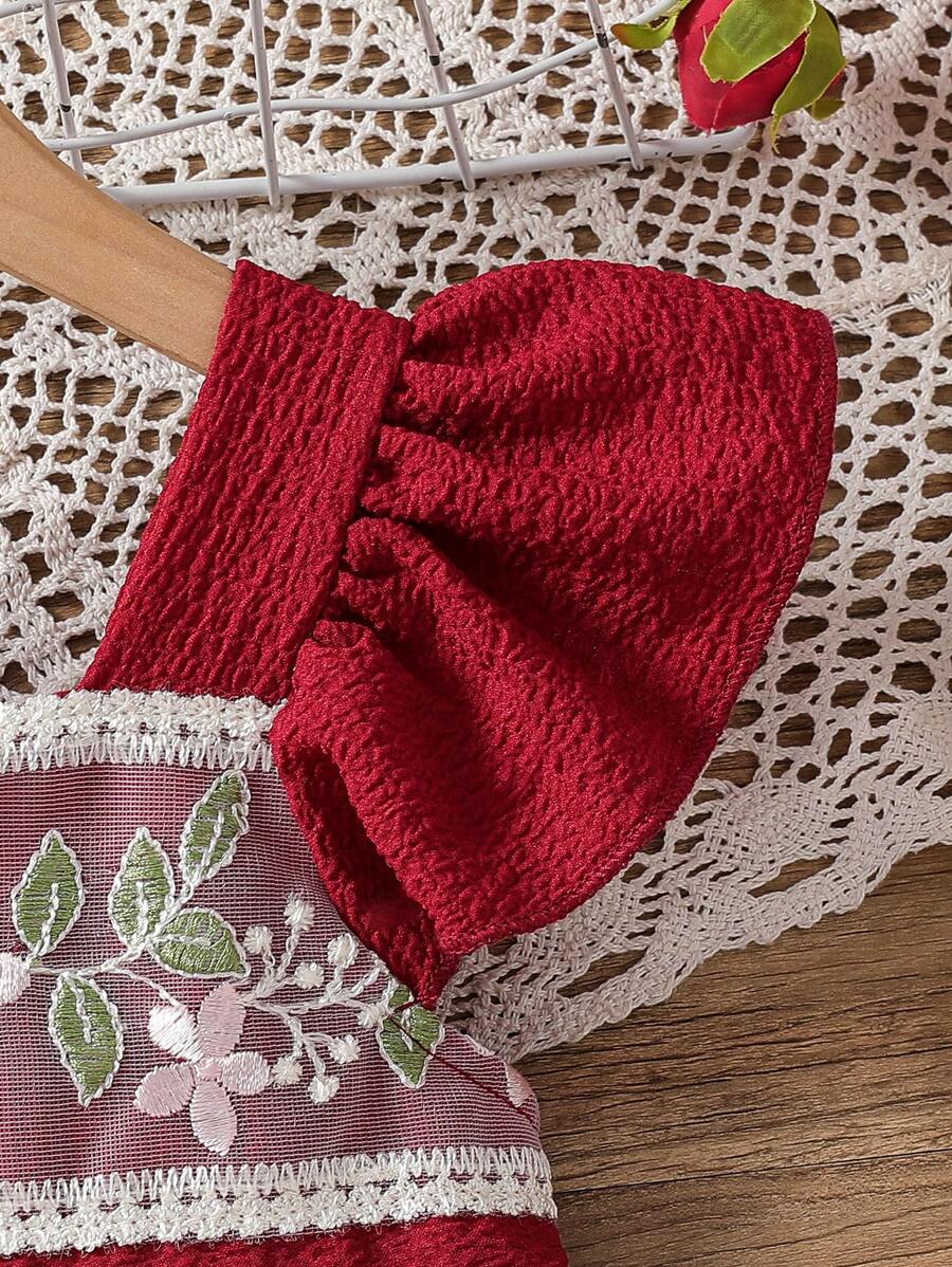 فساتين طفلة صغيرة