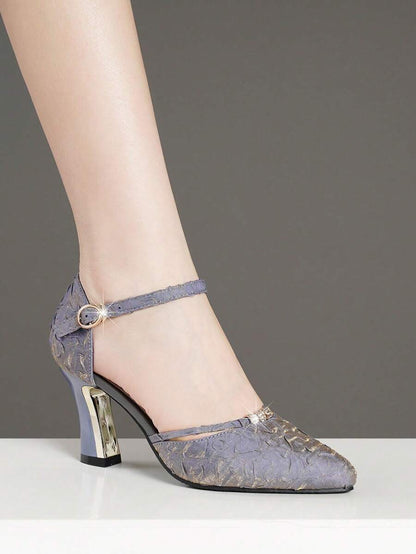 أحذية كعب نسائي