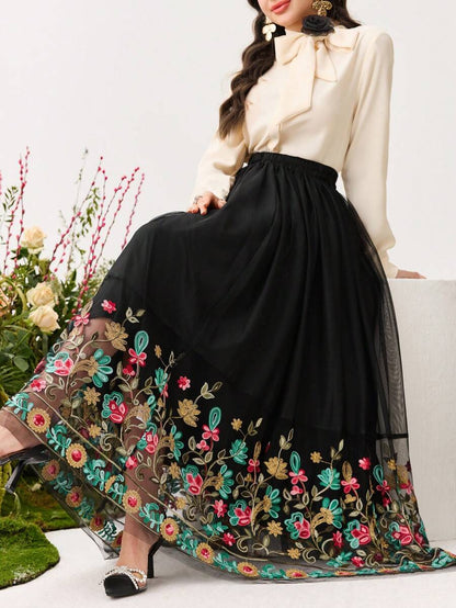 تنورة للنساء بحافة متفرقة مطرزة من الشبك