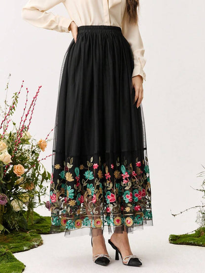 تنورة للنساء بحافة متفرقة مطرزة من الشبك