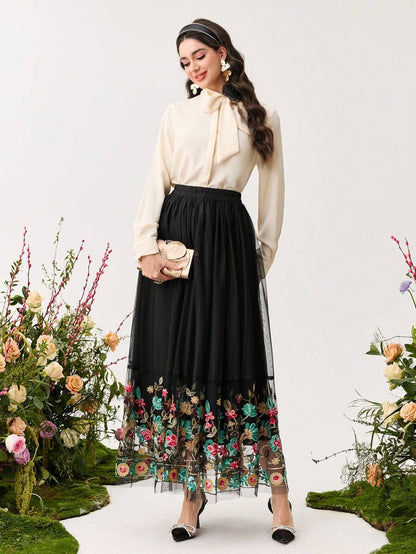 تنورة للنساء بحافة متفرقة مطرزة من الشبك