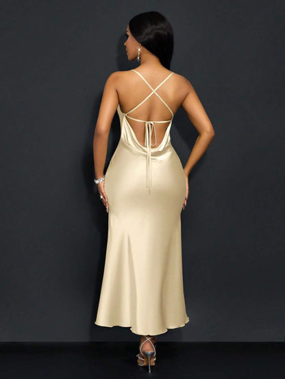 فستان حفلة أنيق وجذاب بحمالات رفيعة