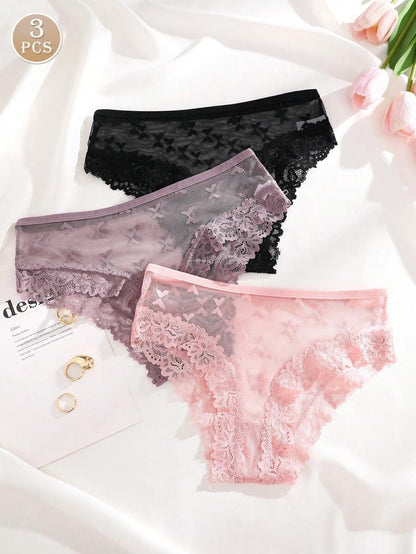 ملابس داخلية نسائية