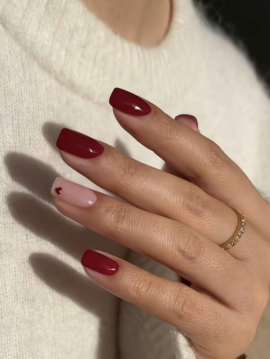 الأظافر الاصطناعية ذات الشكل المربع المتوسط باللون الأحمر