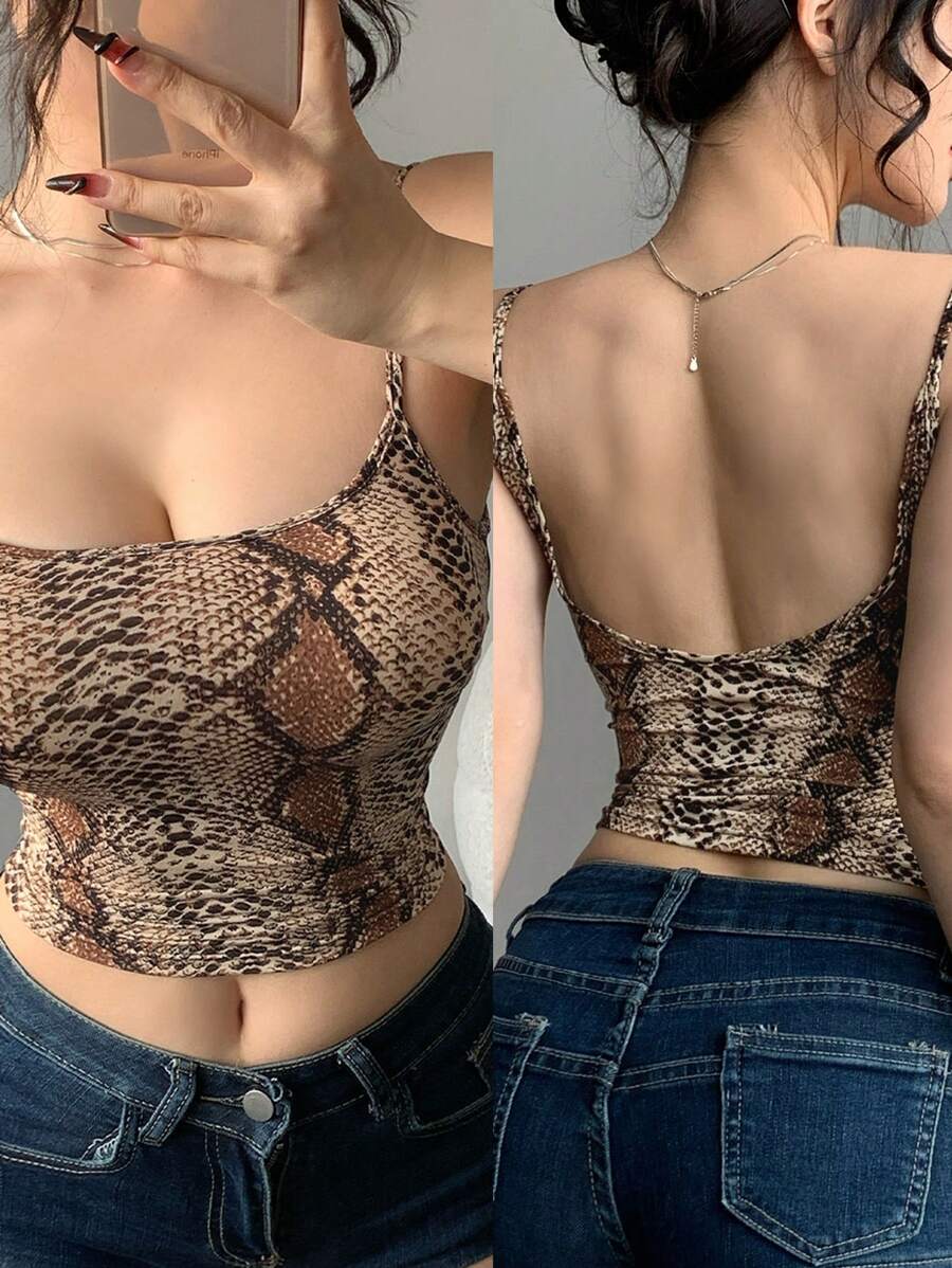 ملابس علوية كامي قصير بطبعة جلد الثعبان بدون ظهر