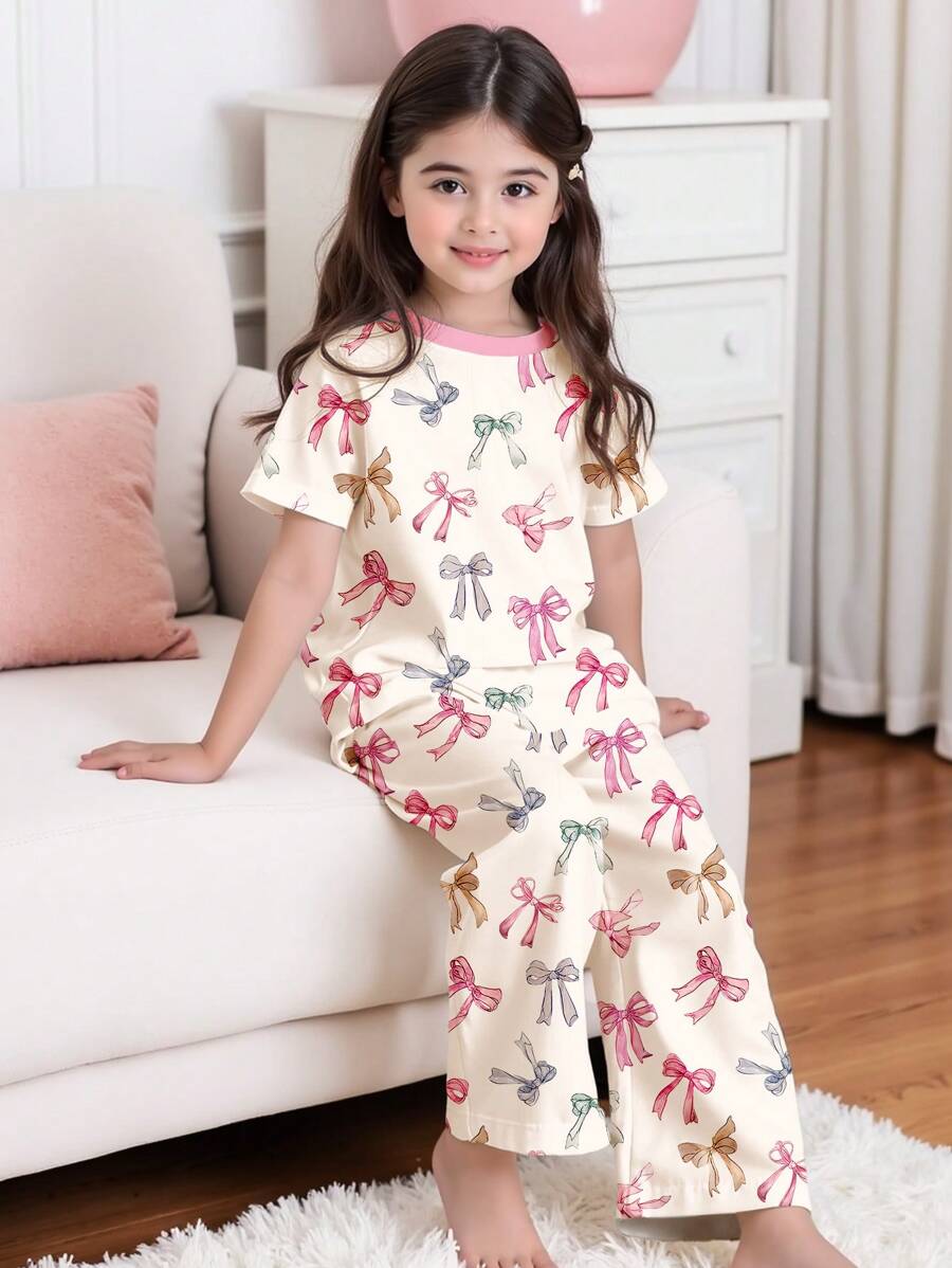 اطقم بناتية منسقة