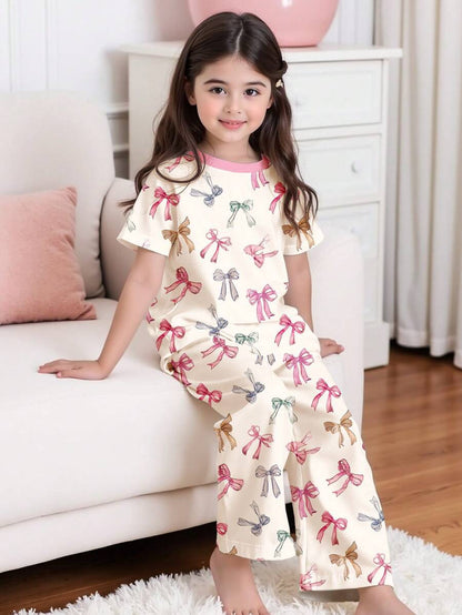 اطقم بناتية منسقة