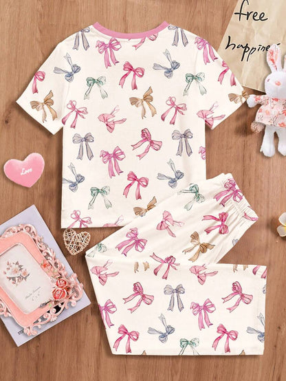 اطقم بناتية منسقة