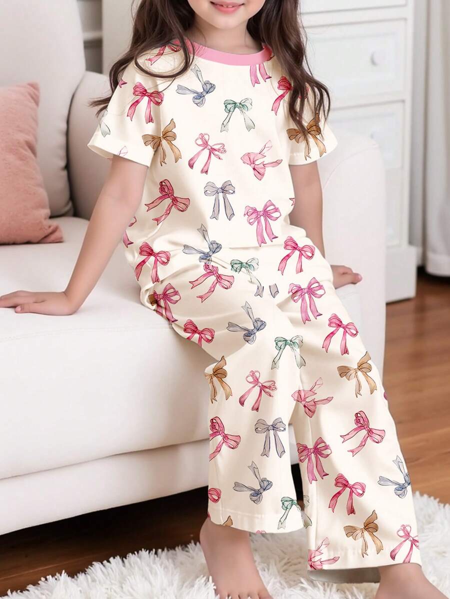 اطقم بناتية منسقة