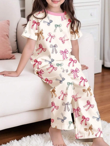 اطقم بناتية منسقة