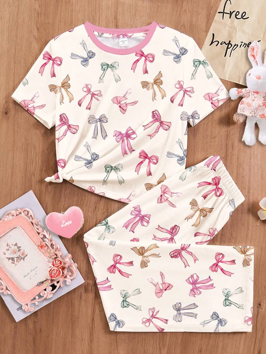 اطقم بناتية منسقة