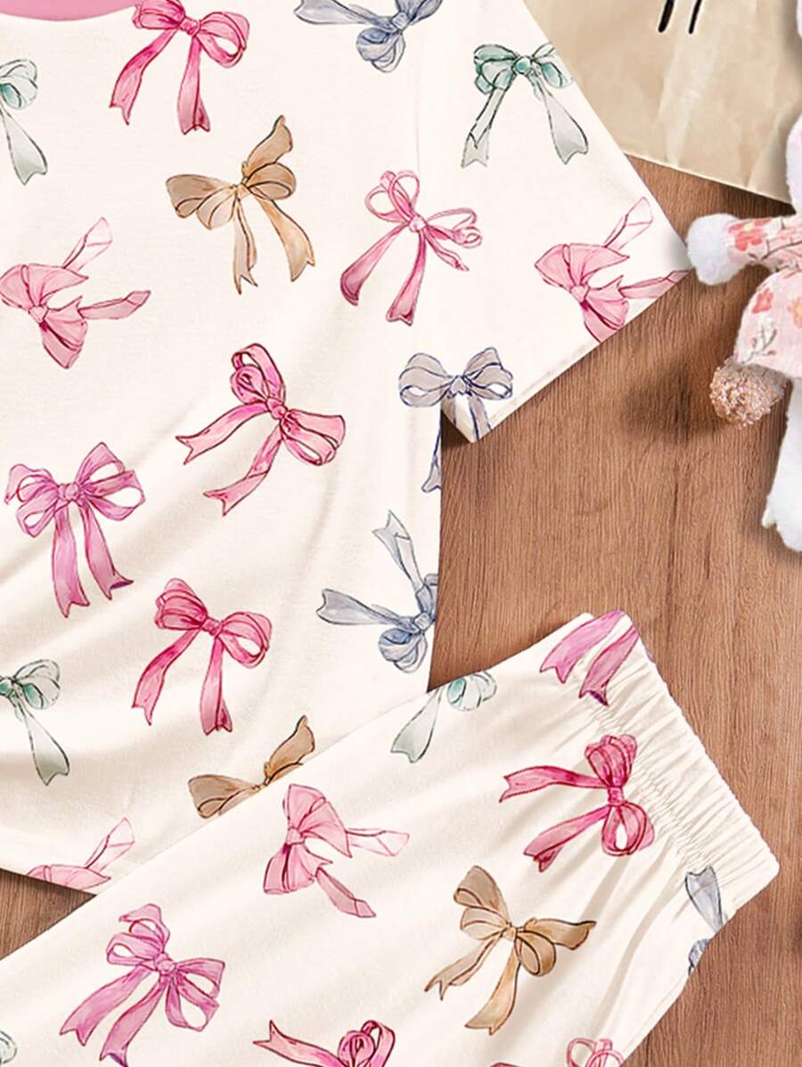 اطقم بناتية منسقة