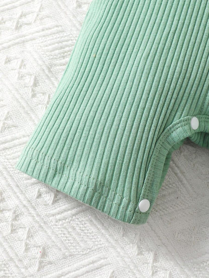 بدلة رومبير للرضع مطرزة برسوم الدب الكرتوني مزودة بقبعة