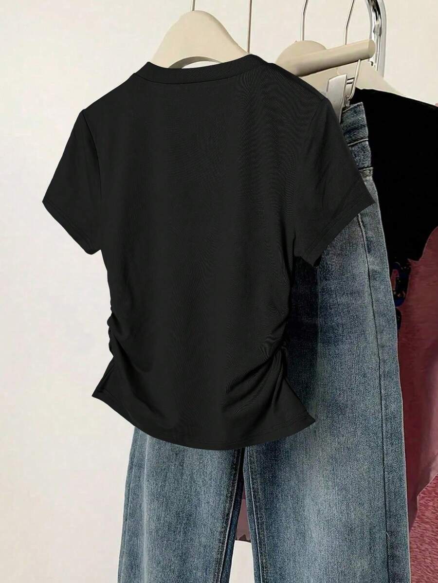 ملابس علوية بناتية