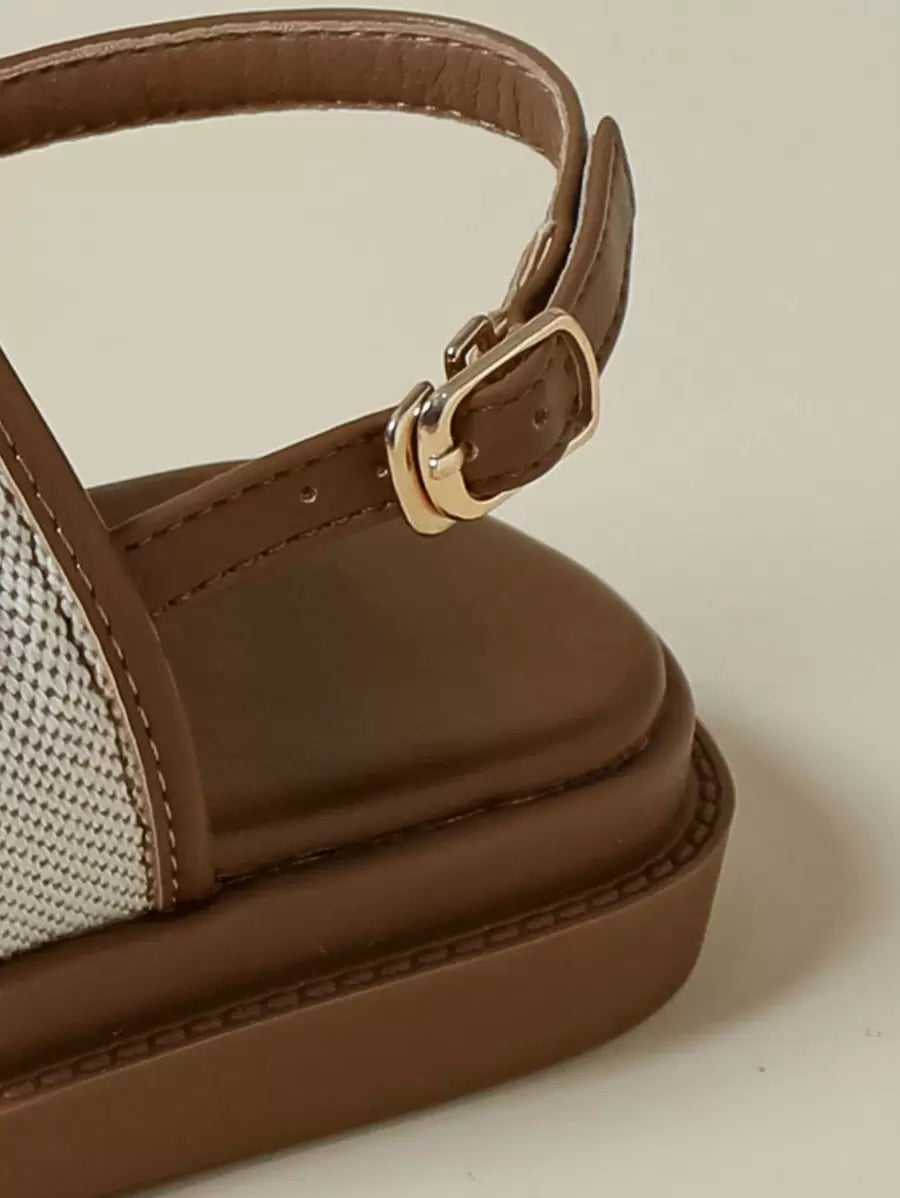 صنادل صيفية جديدة بنعل سميك