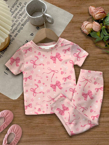 بنطلون و قميص قصير الأكمام