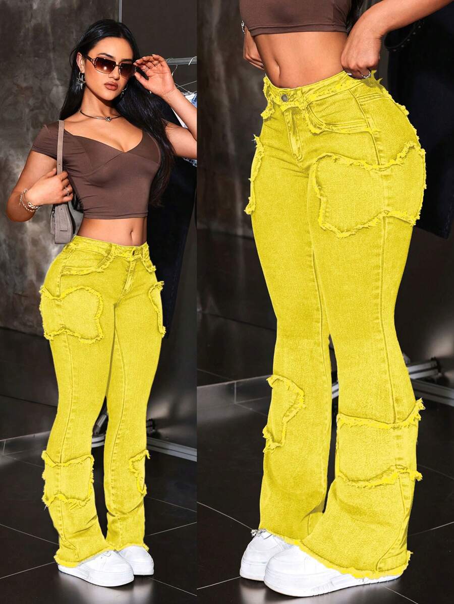 جينز نسائي سهل الارتداء بحواف مشذبة وساق متسعة