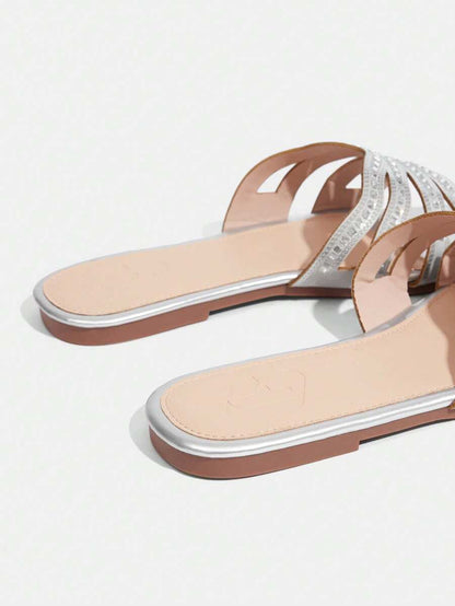 صنادل نسائية